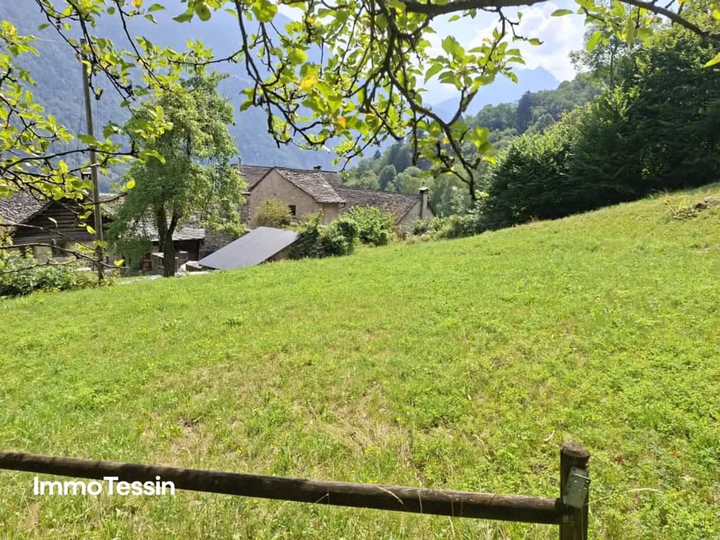 Cozy Ticino Rustico in a Quiet Location with Fantastic Mountain and Valley Views in Bleniotal - Photo 5 of 13