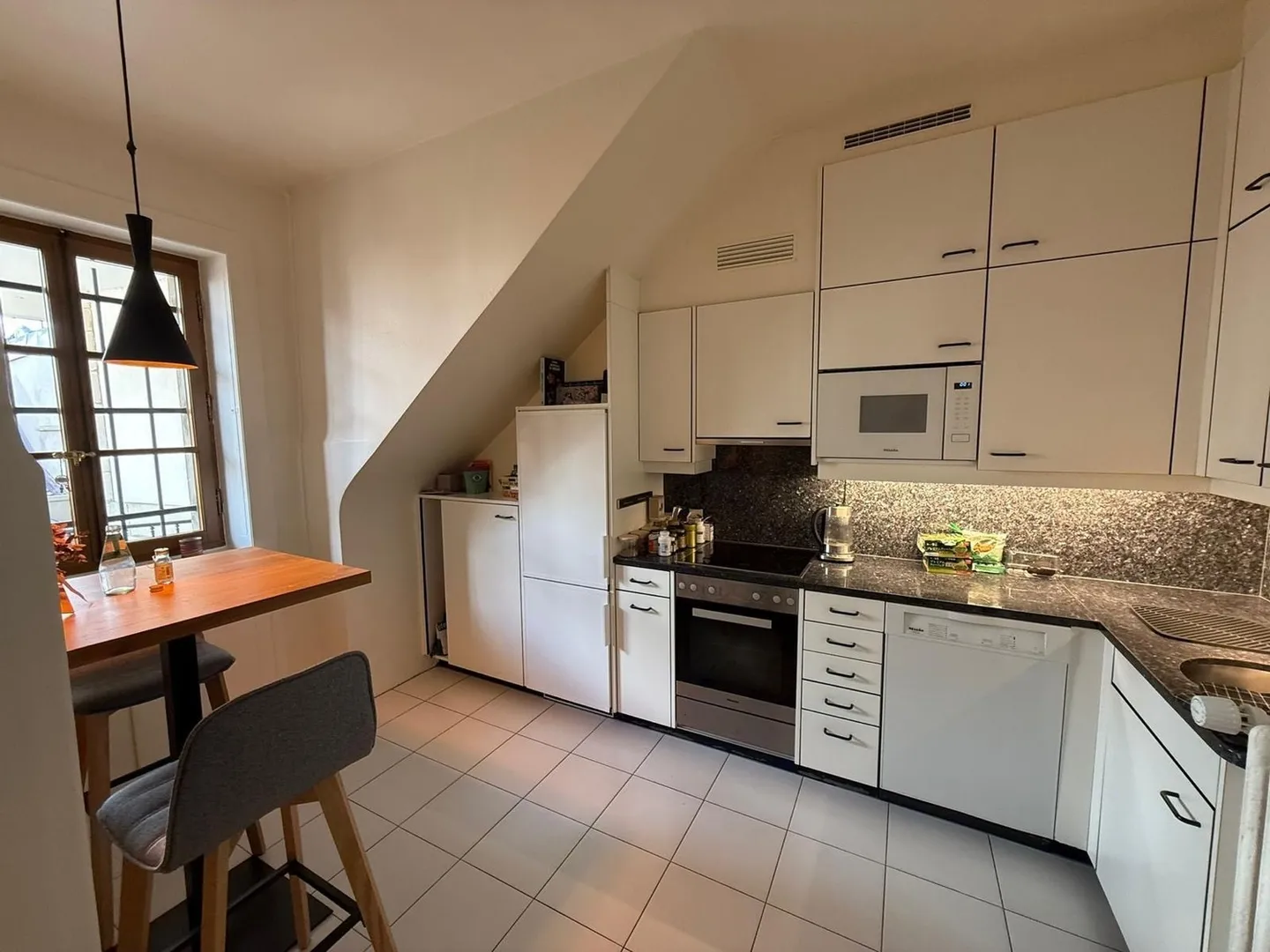 4½ ZIMMER WOHNUNG IN GENF - ZENTRUM, MÖBLIERT, BEFRISTET - Foto 4 von 9