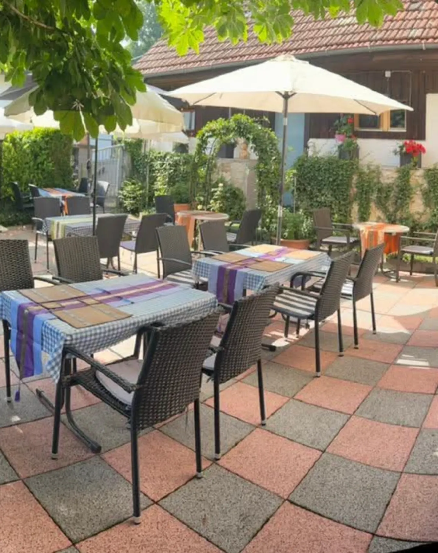 Asia Restaurant (bis 100 Sitzplätze) mit grosser Stammkundschaft - Foto 3 von 5