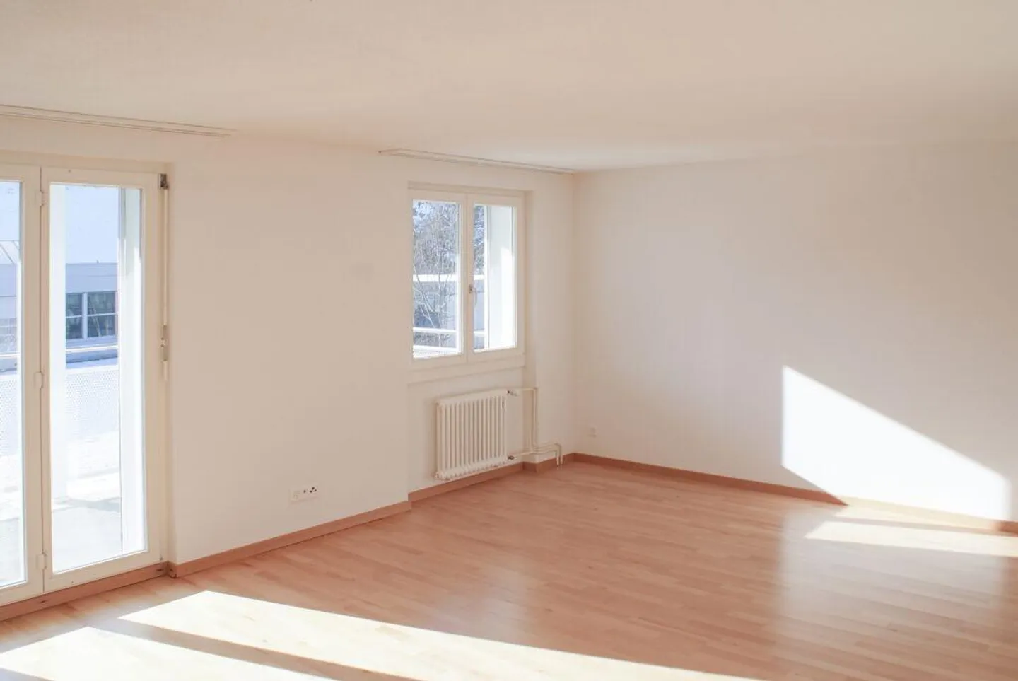 Spacious apartment with balcony and beautiful view - Photo 4 of 7