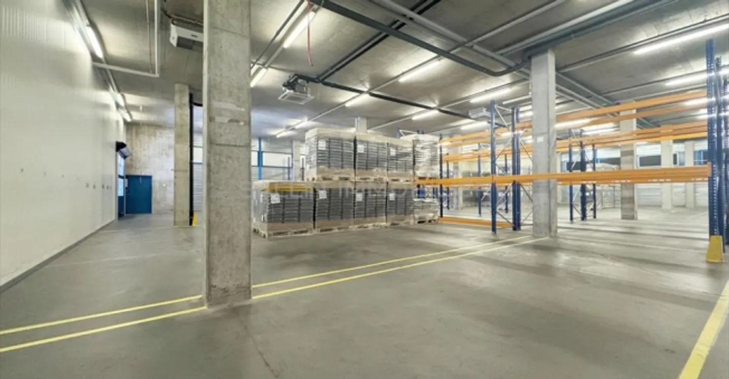 Storage space for rent - Photo 2 of 13