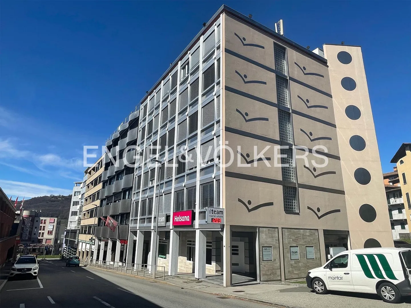 Office building and commercial spaces - Photo 1 of 2