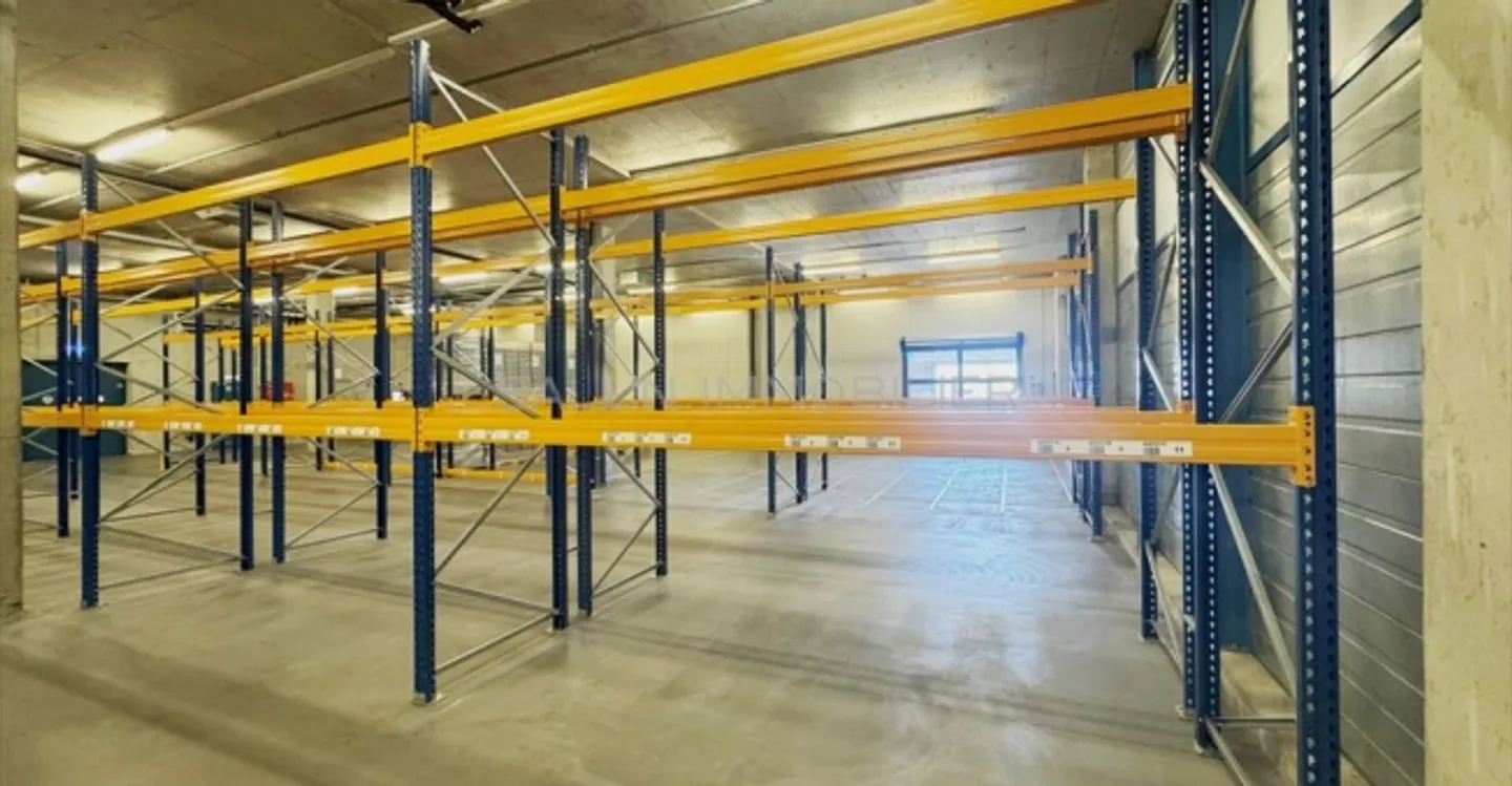 Storage space for rent - Photo 9 of 13