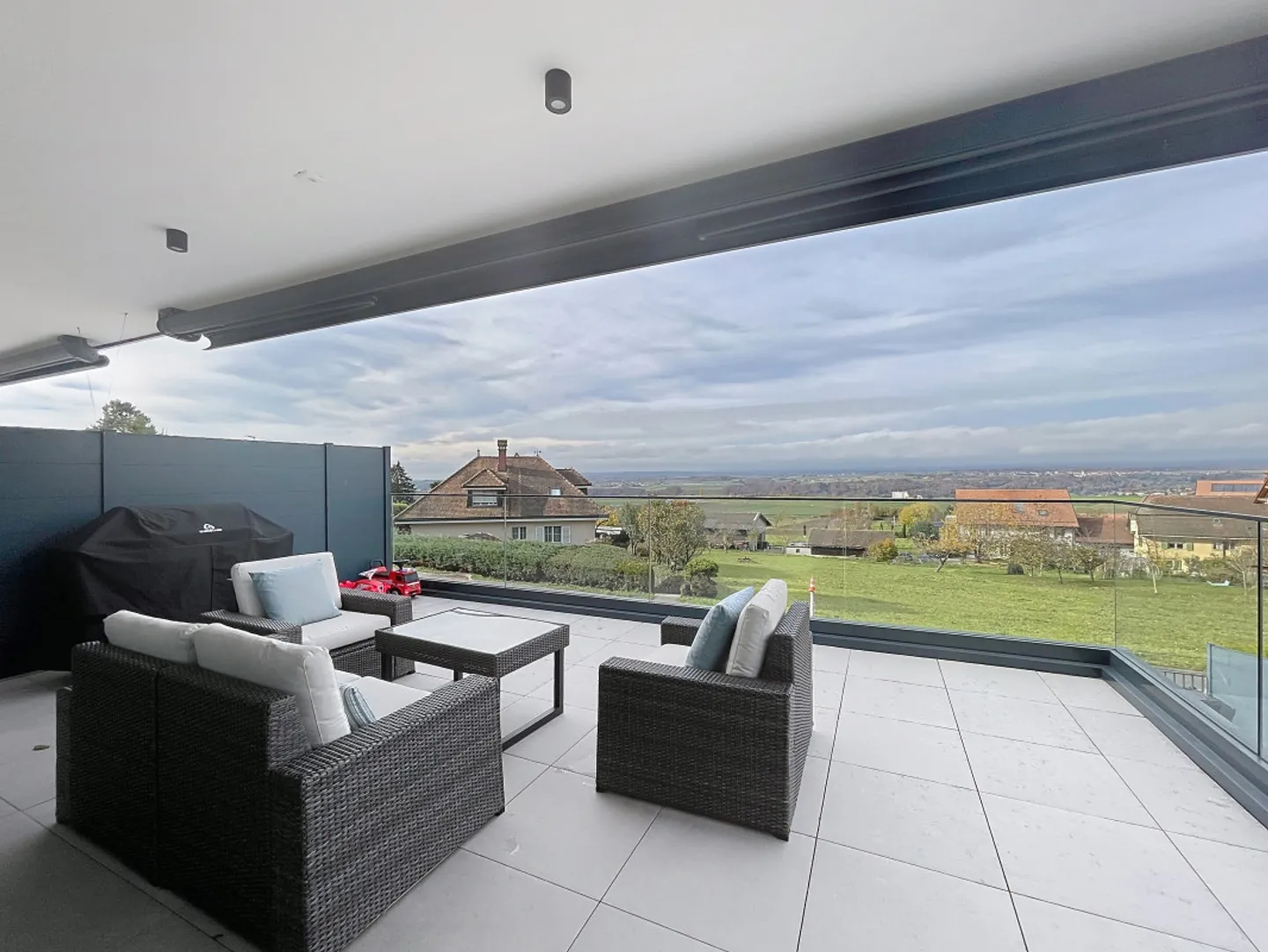 Semi-Detached Villa in Bournens - 230 m2 over 3 levels - Photo 3 of 20