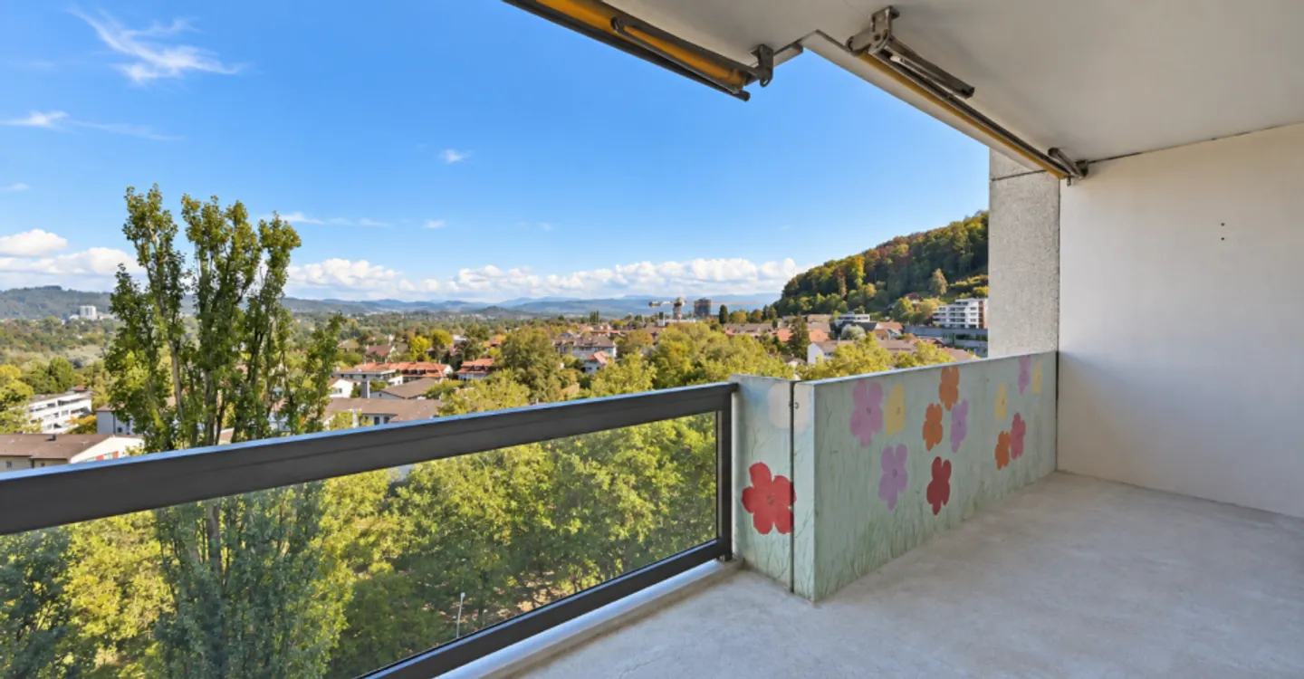 Helle 3-Zimmerwohnung mit Berg- und Stadtblick inklusive Einstellplatz - Foto 3 von 8