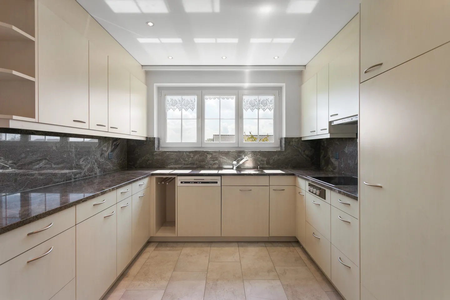 Il comfort incontra la tranquillità - Un'abitazione attraente con vista - Foto 2 di 8