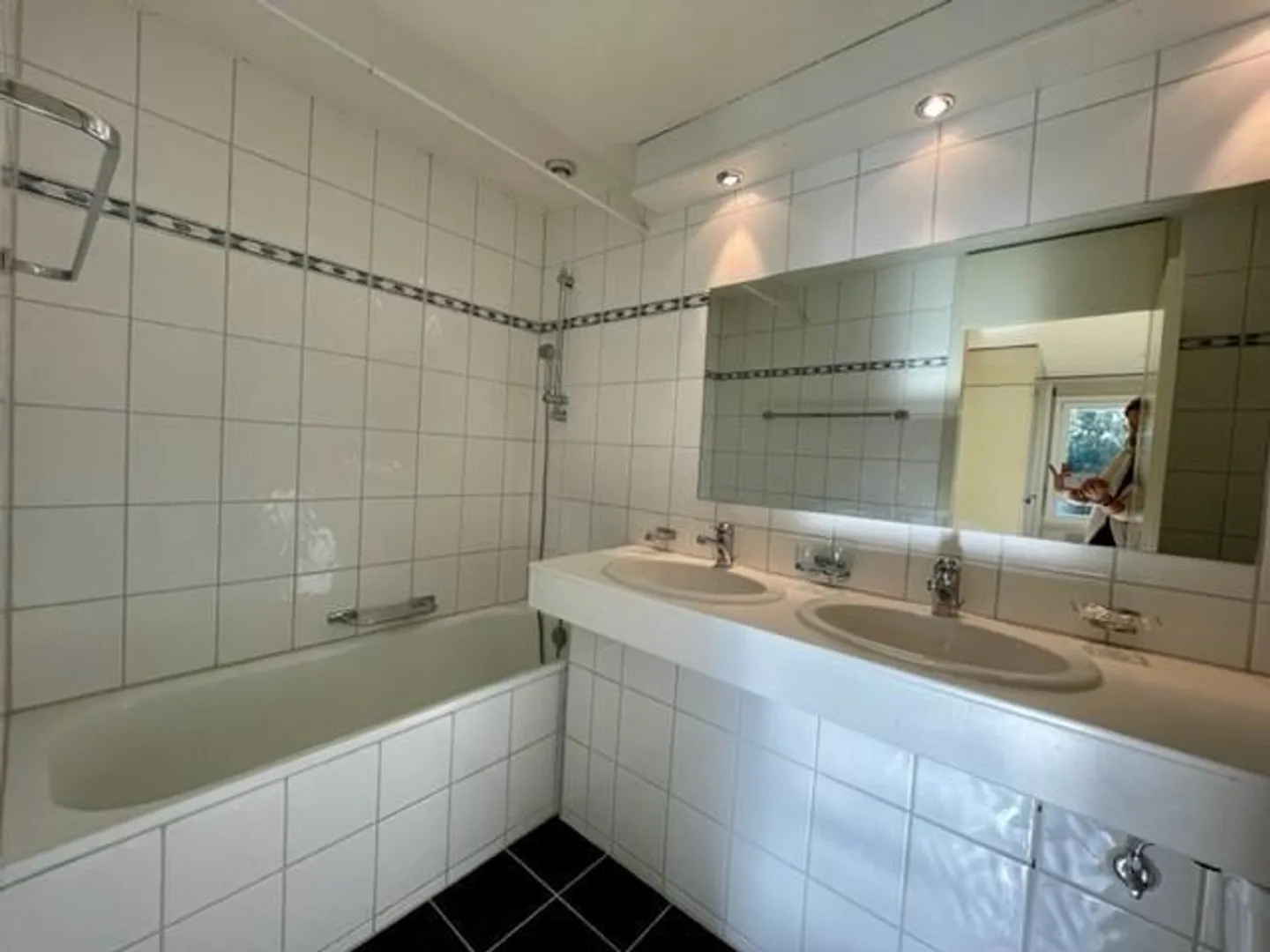 Ampio appartamento familiare a Lyss - Foto 3 di 8
