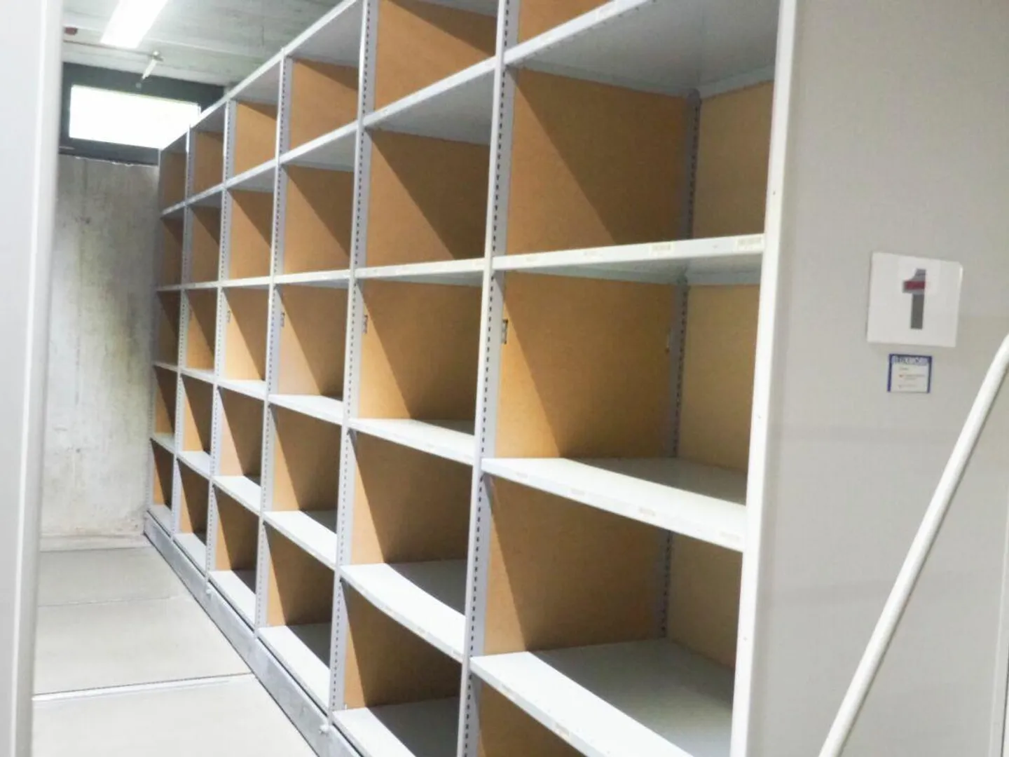 Archive with sliding shelves / Archive system - Photo 4 of 7