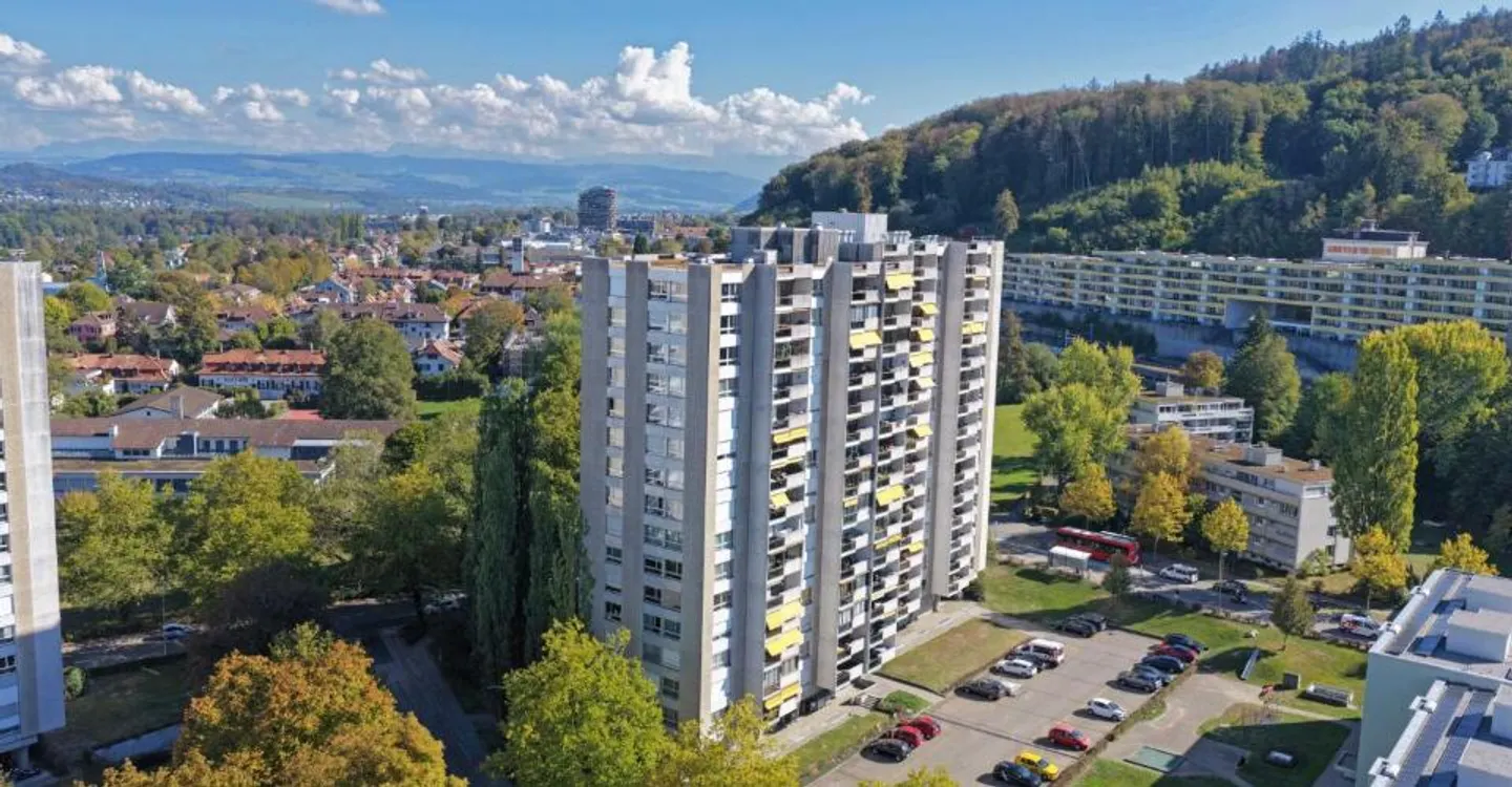 Helle 3-Zimmerwohnung mit Berg- und Stadtblick inklusive Einstellplatz - Foto 1 von 8
