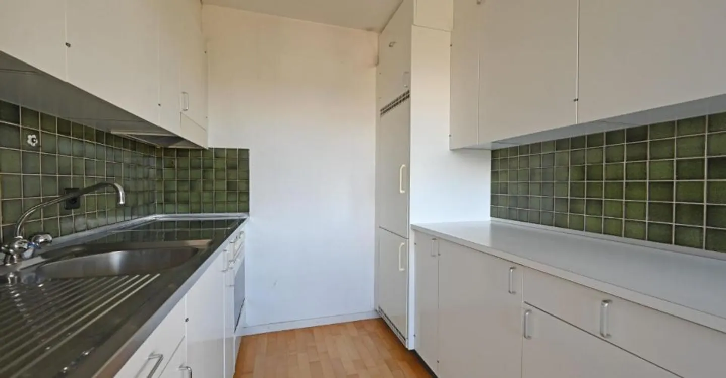 Helle 3-Zimmerwohnung mit Berg- und Stadtblick inklusive Einstellplatz - Foto 4 von 8