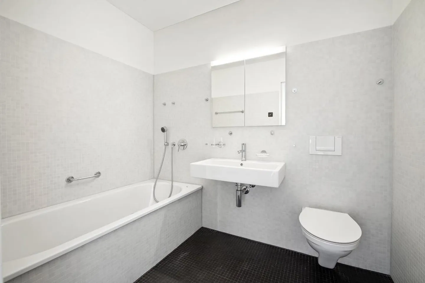 Appartement lumineux de 4,5 pièces au bord du Rhin - Photo 11 sur 12