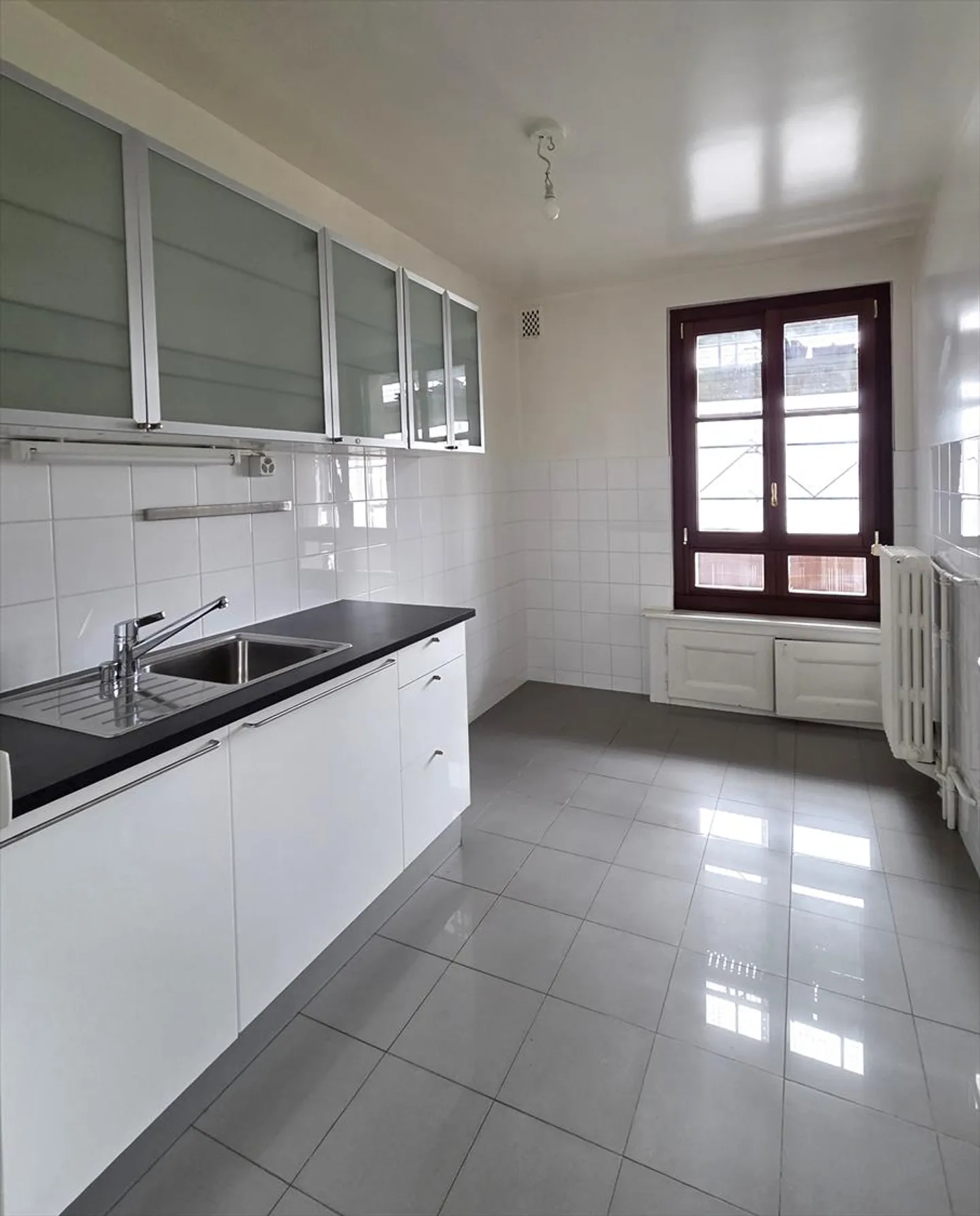 Appartement avec 3 chambres et balcons à Servette - Photo 2 sur 6