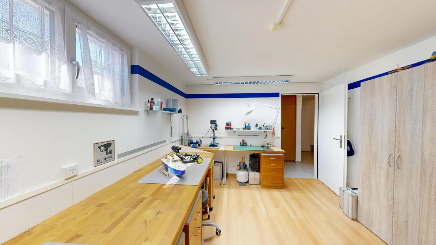 Charming Family Home with Garden - Photo 13 of 20