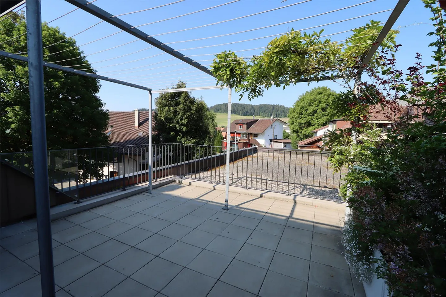 Bella appartamento di 3½ stanze con terrazza a Grossöchstetten - Foto 1 di 9