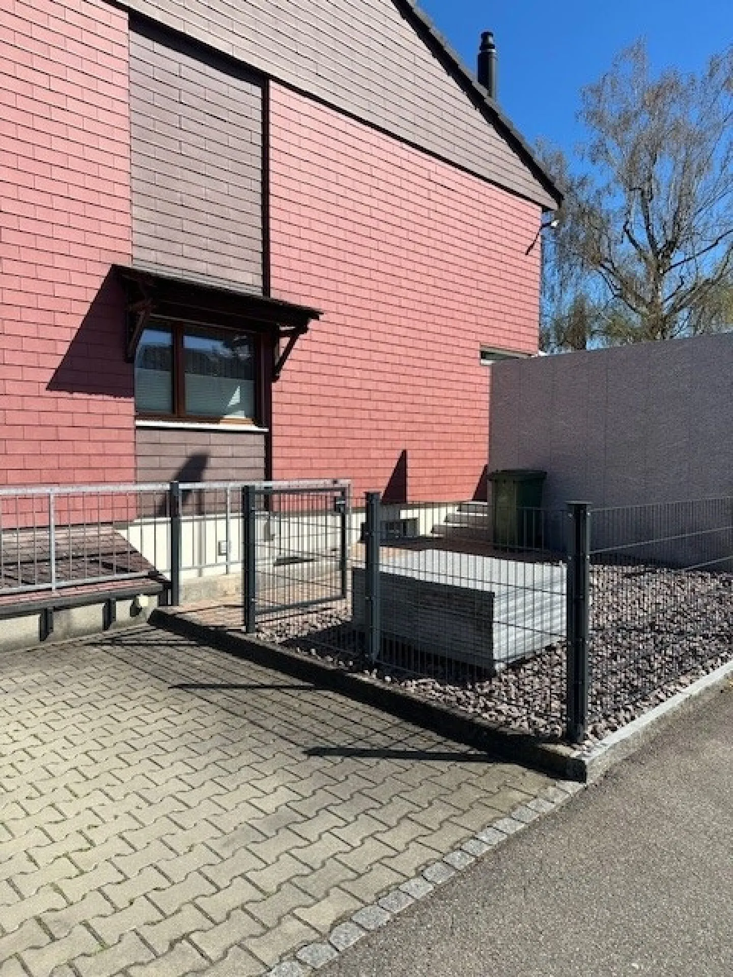 Charming Family Home with Garden - Photo 17 of 20