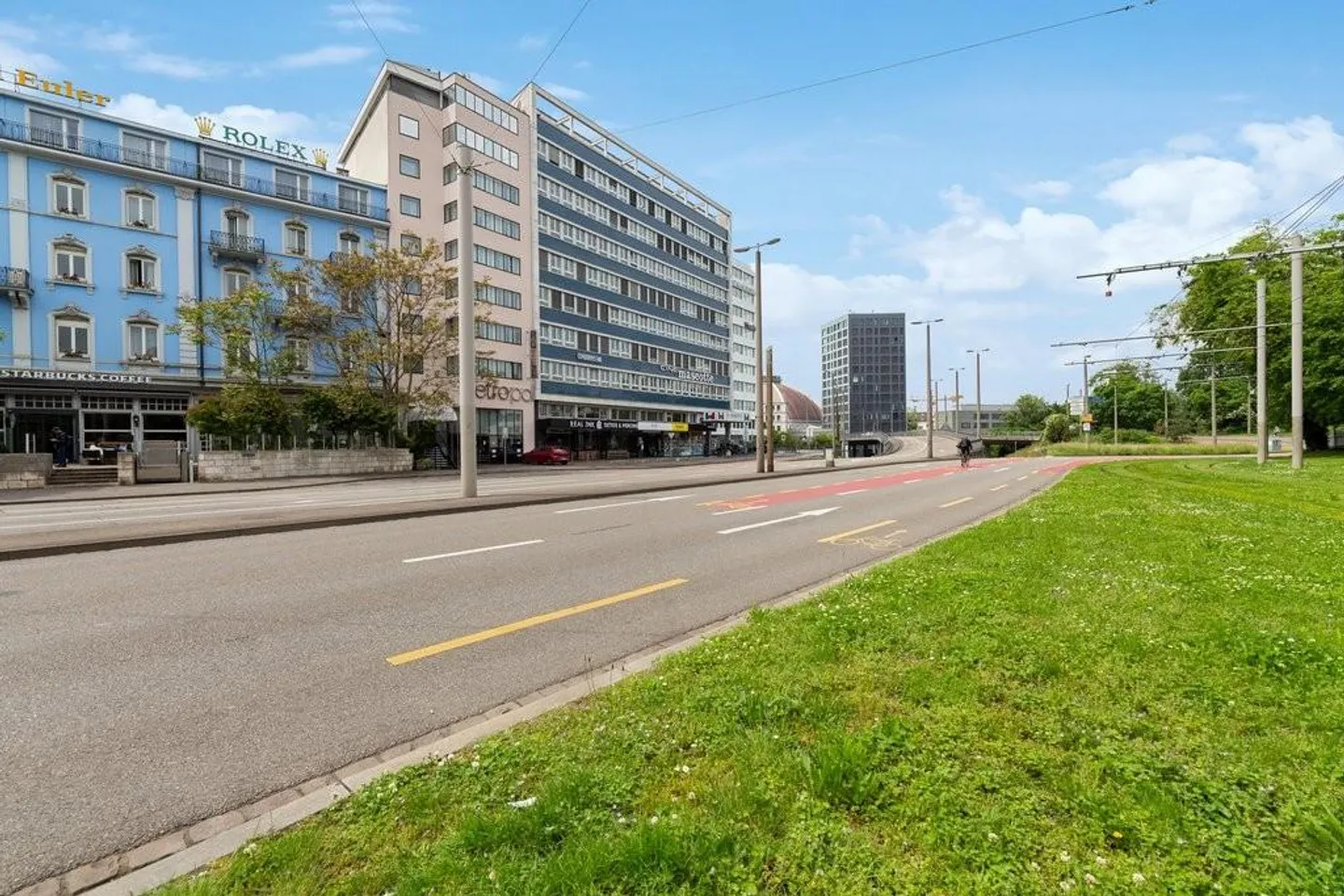 Looking for an office? Rent commercial spaces in the most central location - Photo 2 of 3