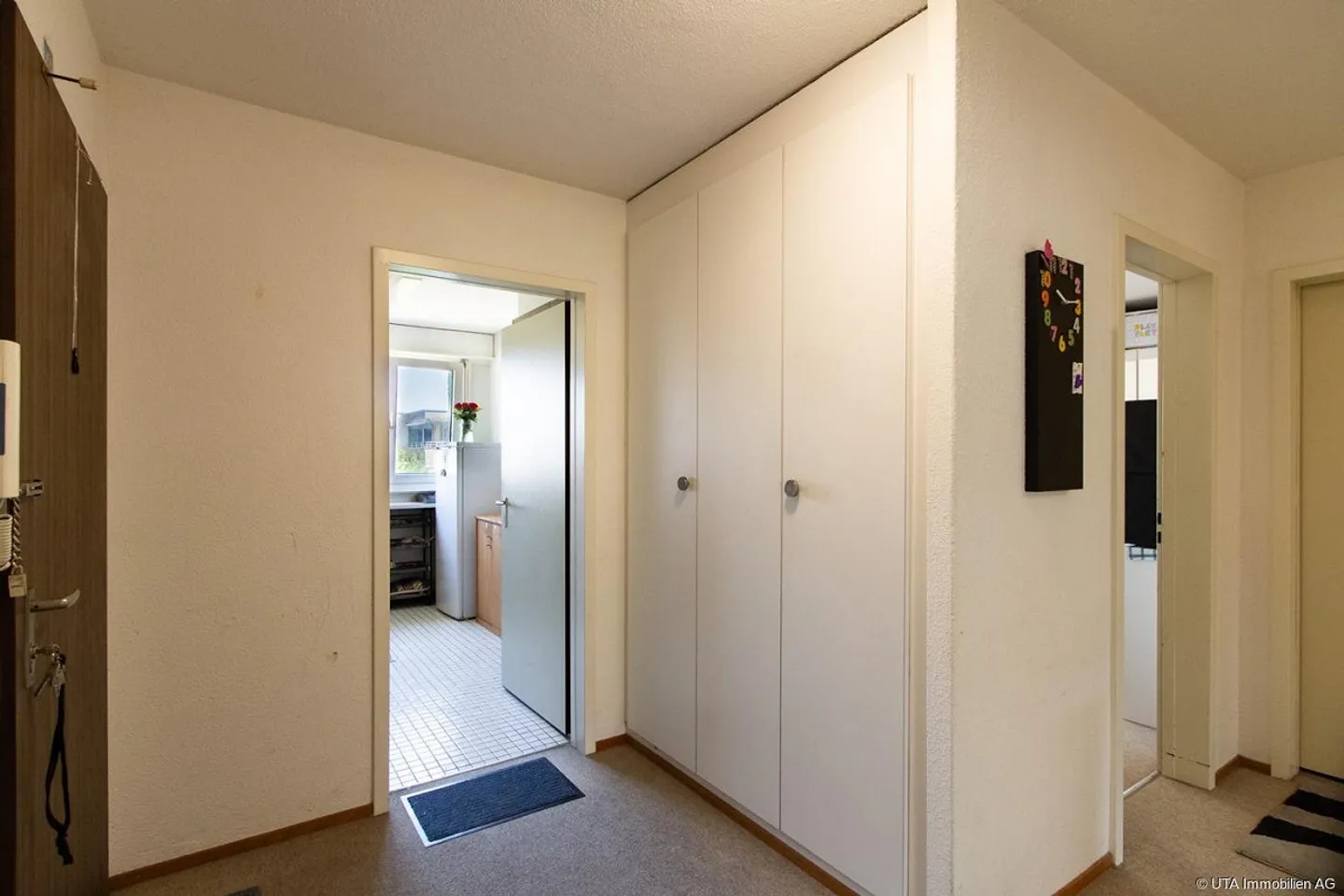 Appartement 3 pièces avec un potentiel de rénovation intéressant - Photo 2 sur 10