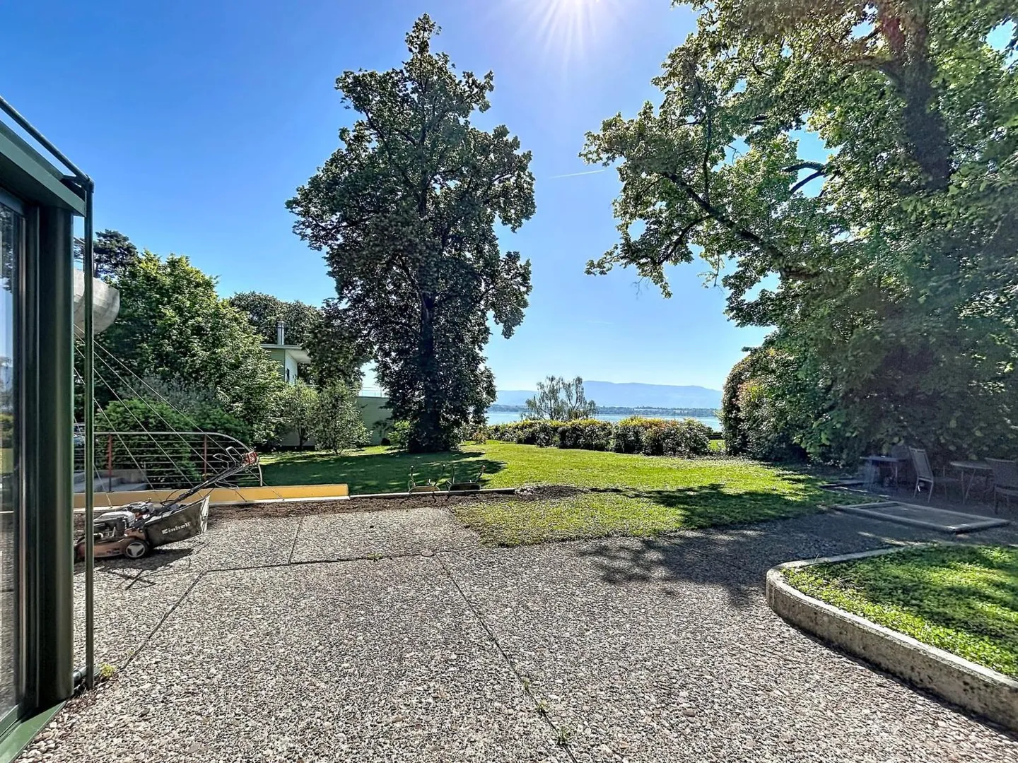 Incontrarsi sulla riva del lago - Foto 4 di 8