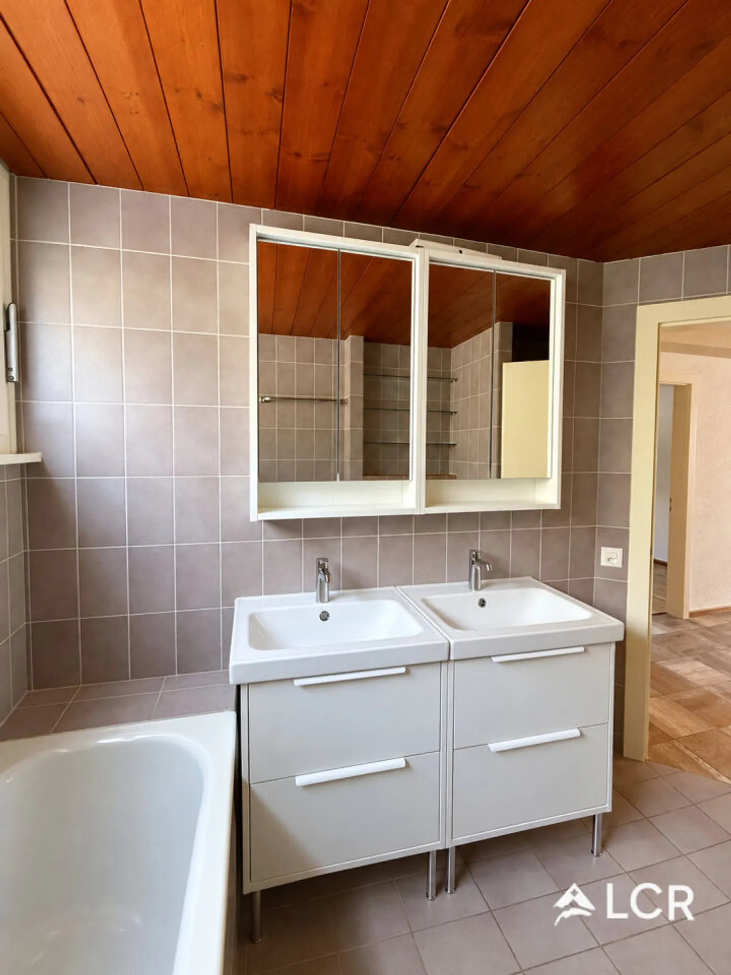 Appartement rénové avec vue sur châteaux - Photo 6 sur 13