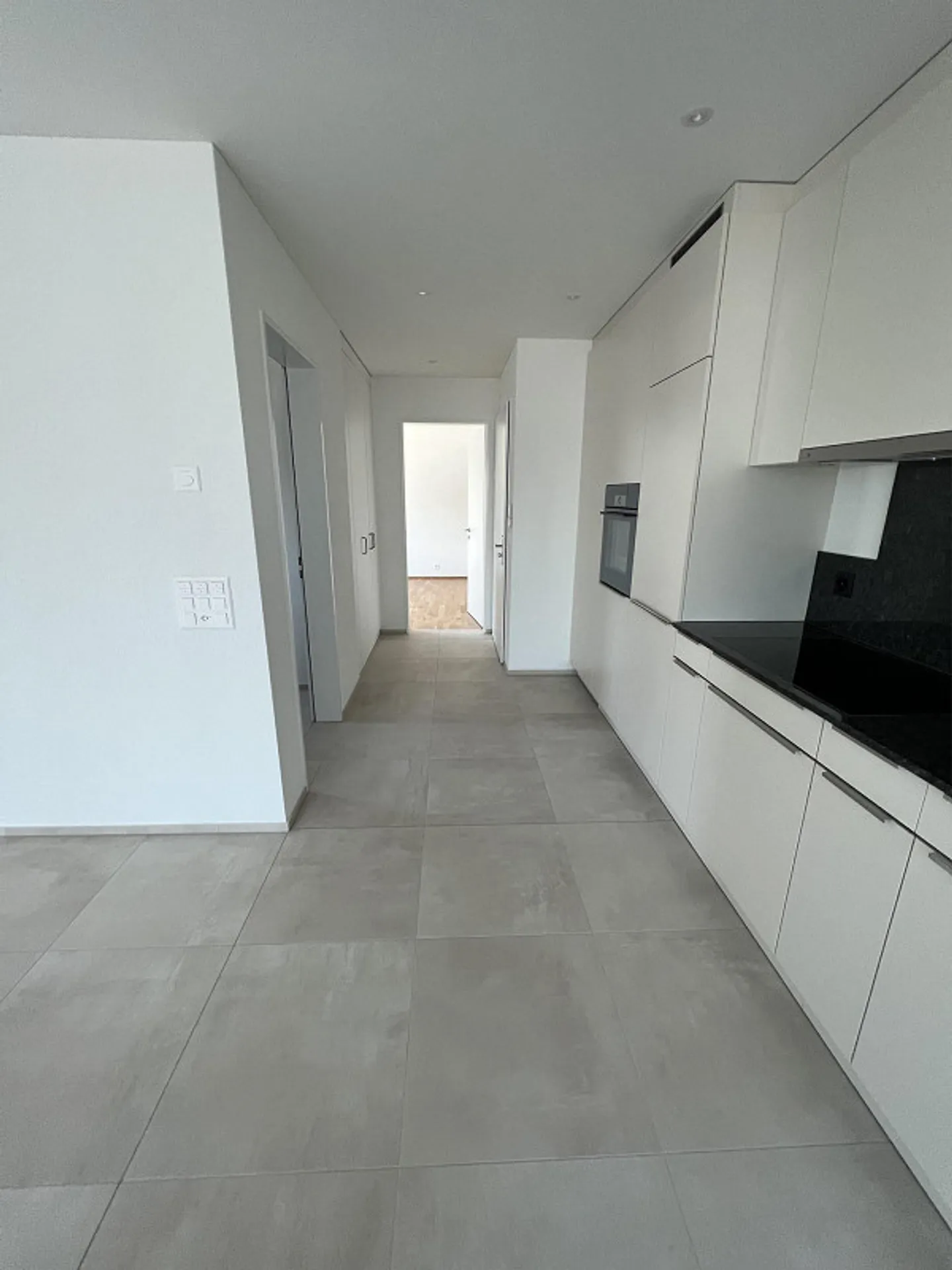 Appartamento nuovo moderno e centrale - Foto 3 di 10
