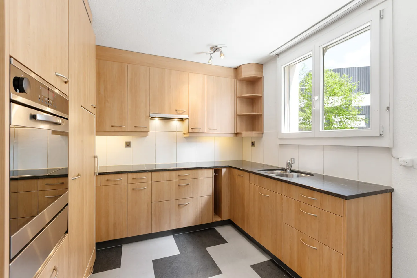 Charmantes Einfamilienhaus mit Garten - Foto 2 von 7