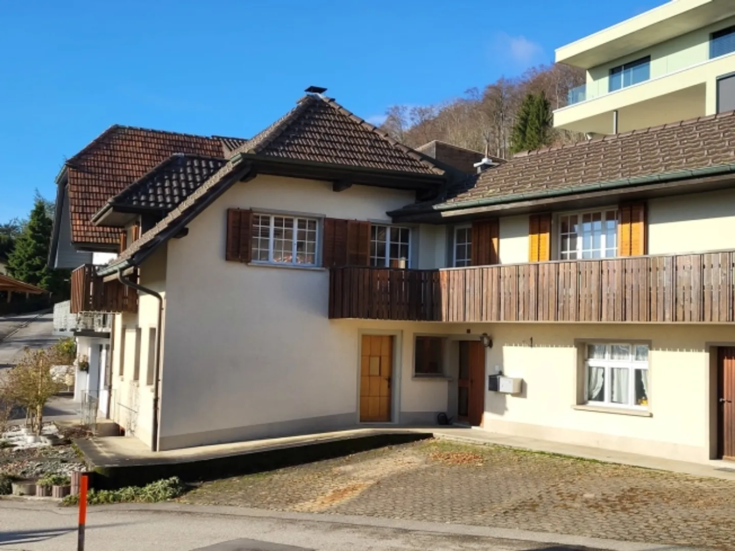 Residential building for sale - Photo 3 of 12