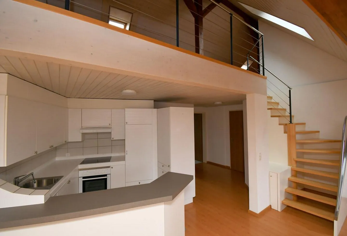 Un sogno di casa a Berna: moderno appartamento di 2,5 stanze con galleria e stile - Foto 1 di 11