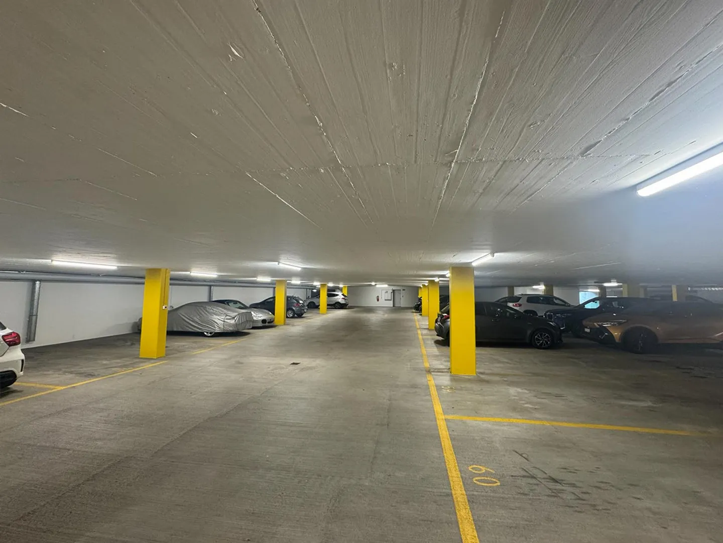 Tiefgaragenplatz im Zentrum von Buchs - Photo 1 sur 2