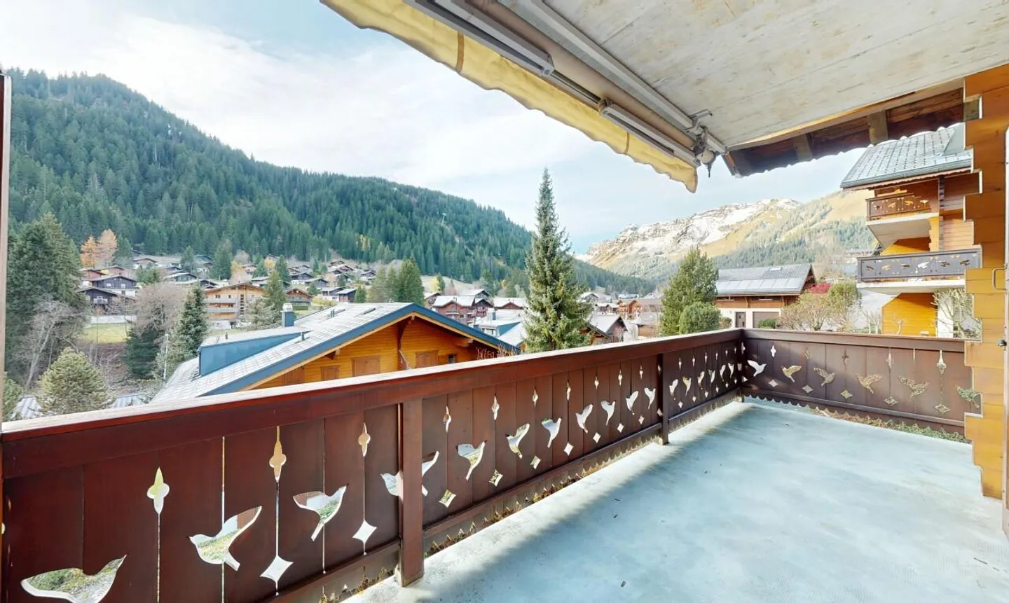 3.5-room apartment with mountain view and close to cable car - Photo 2 of 13