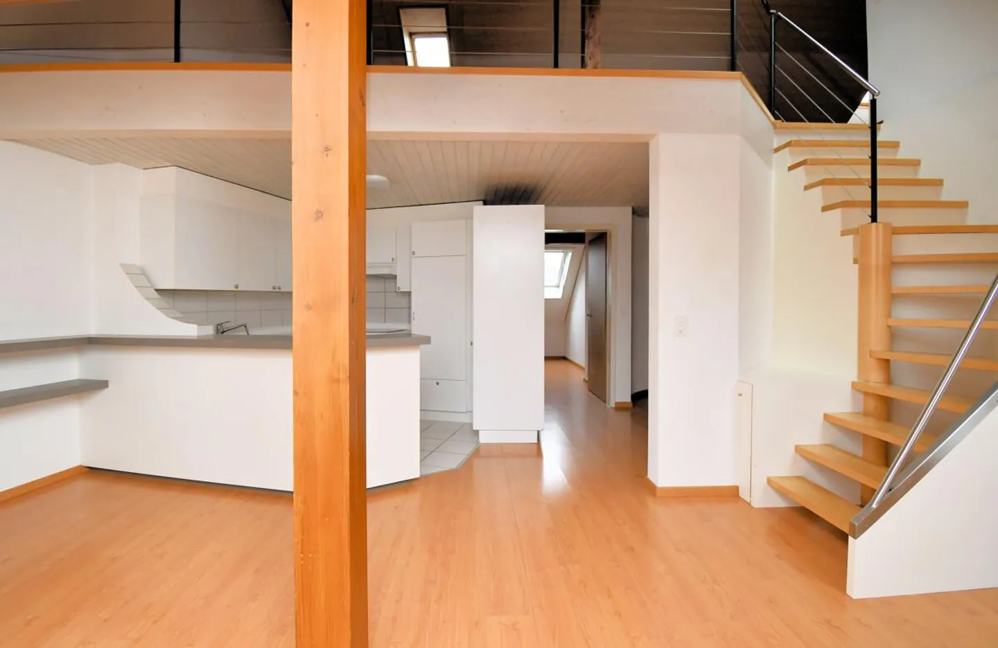 Un sogno di casa a Berna: moderno appartamento di 2,5 stanze con galleria e stile - Foto 3 di 11