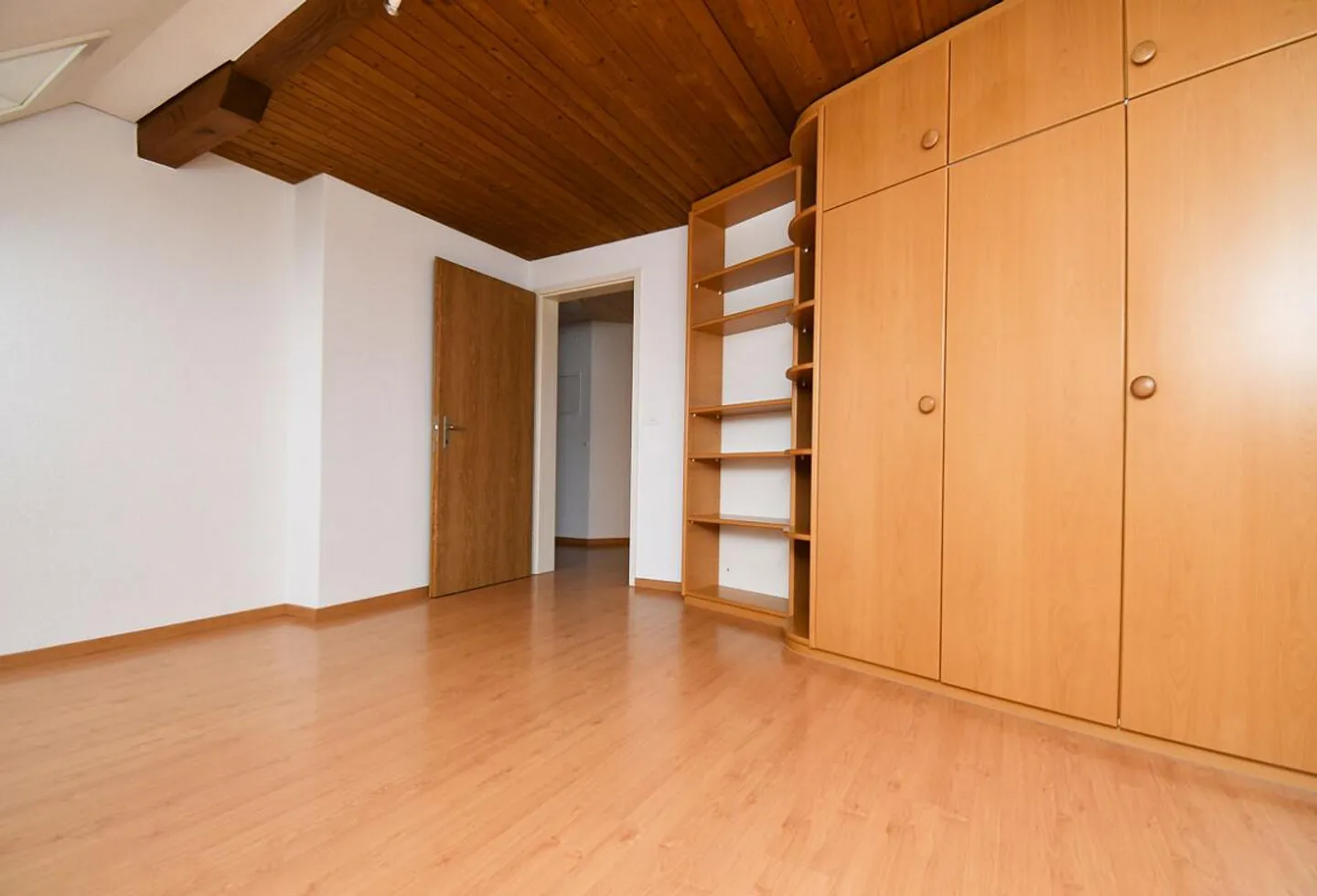 Un sogno di casa a Berna: moderno appartamento di 2,5 stanze con galleria e stile - Foto 6 di 11