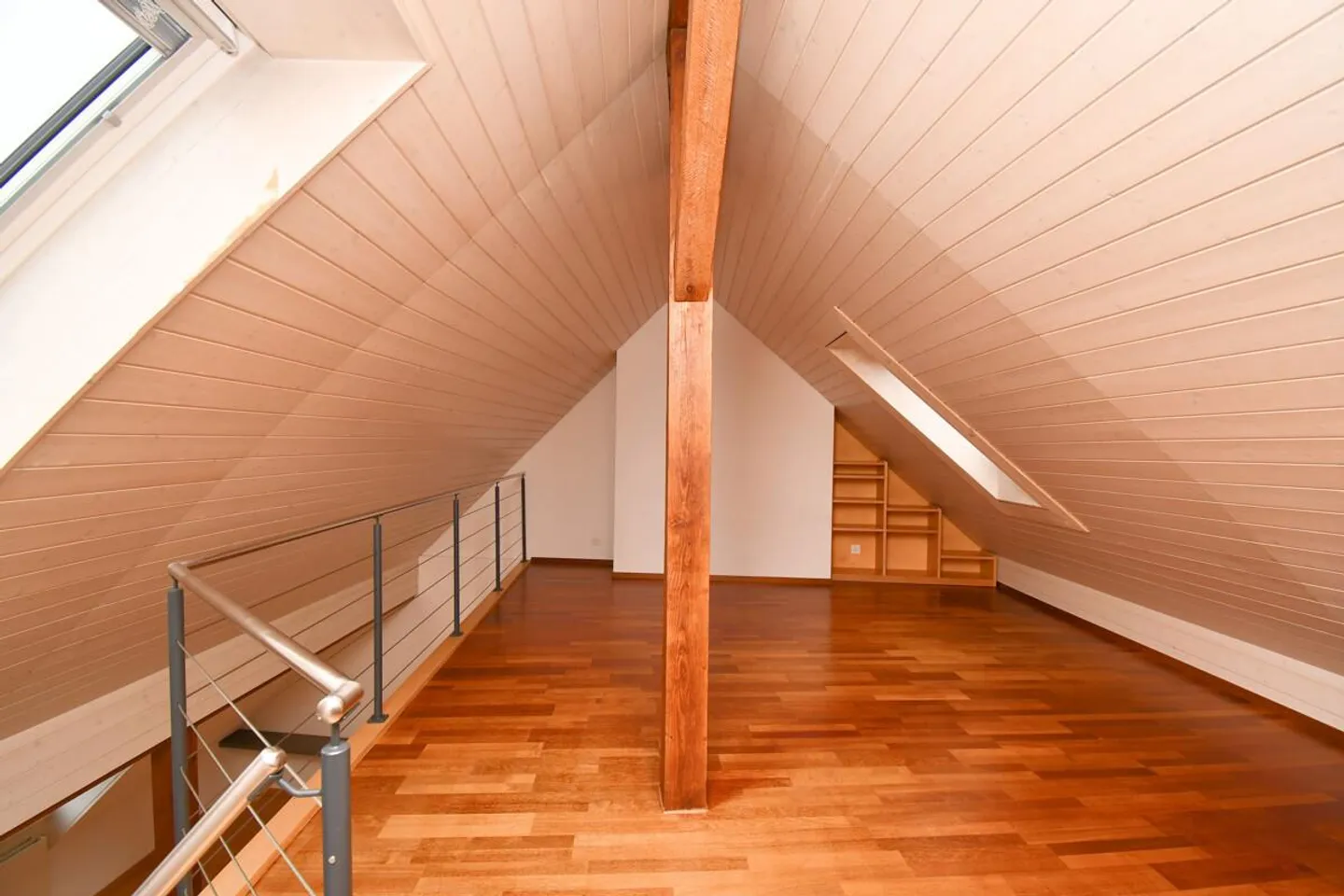 Un sogno di casa a Berna: moderno appartamento di 2,5 stanze con galleria e stile - Foto 7 di 11