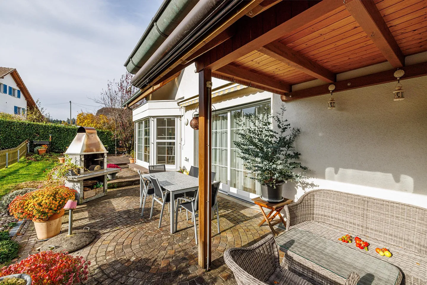 Casa spaziosa in una posizione adatta alle famiglie - Foto 2 di 11