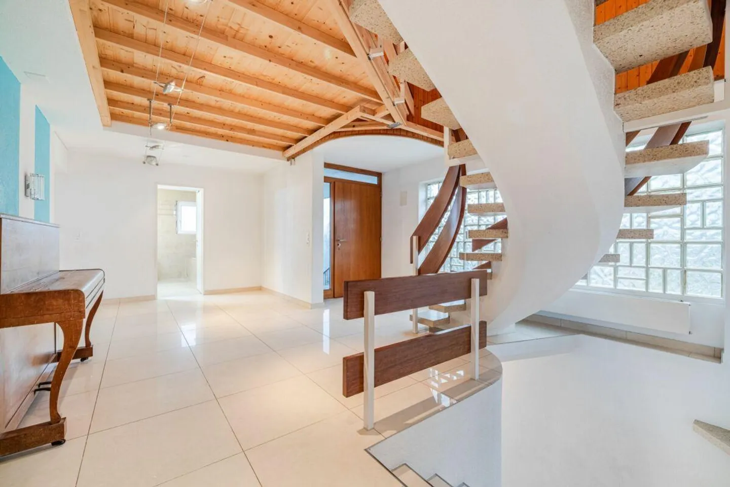 Paradis Familial Moderne dans un Emplacement Calme - 7.5 Chambres, Haute Qualité... - Photo 2 sur 15