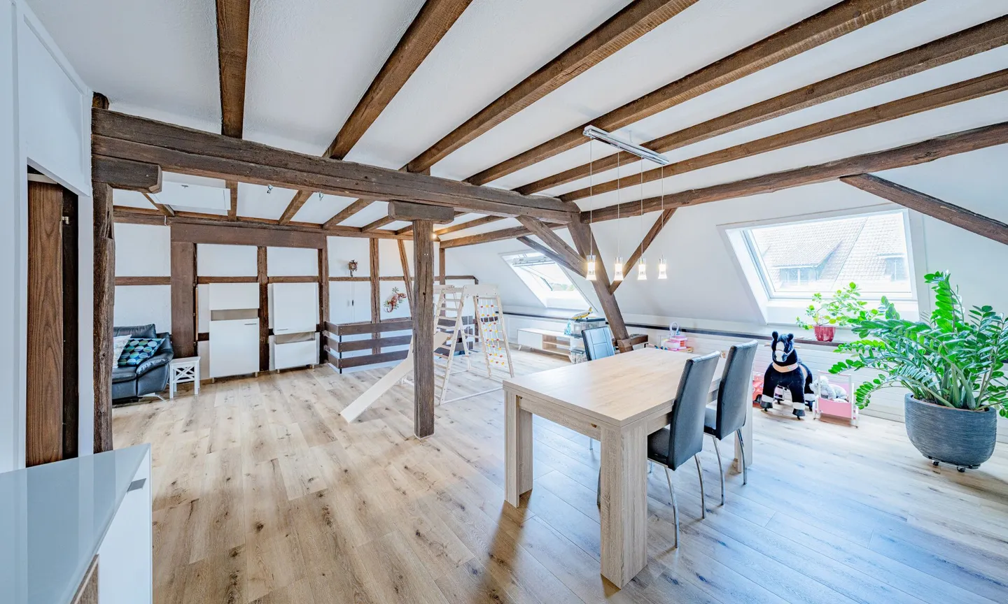 Maison avec histoire et potentiel de développement - Photo 2 sur 8