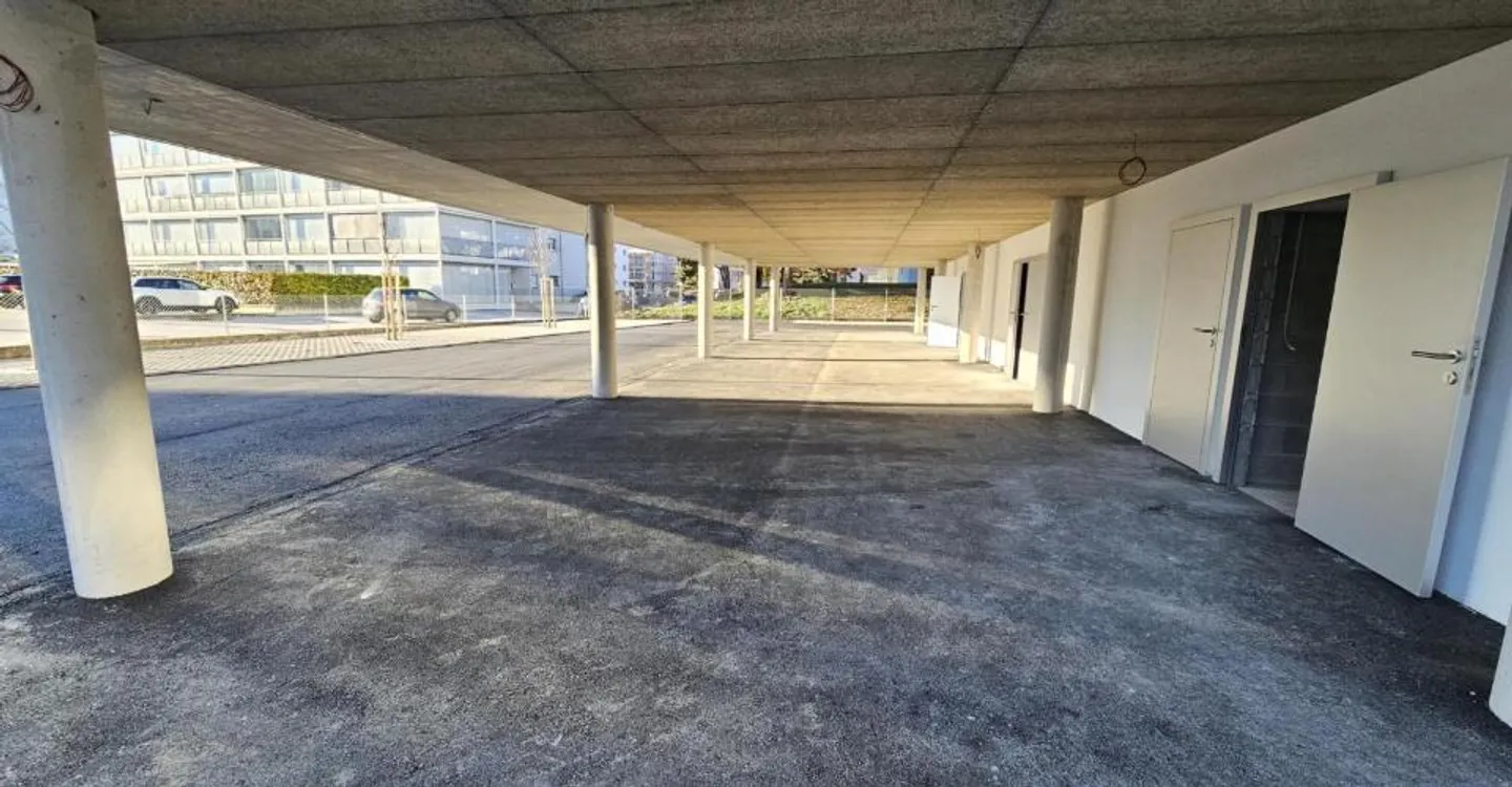 Spazioso attico nuovo con grande balcone - Foto 10 di 10