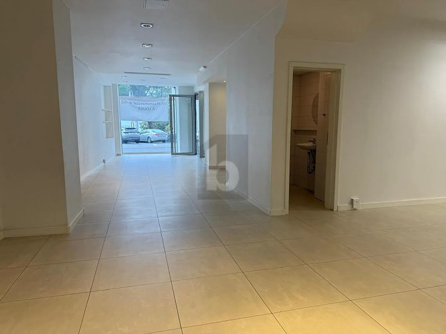 Bureau à louer - Photo 1 sur 6