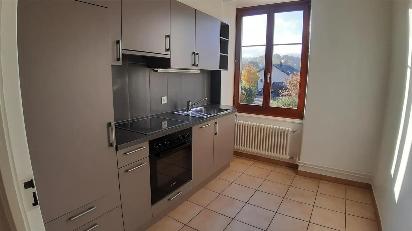 Appartement à louer - Photo 2 sur 9