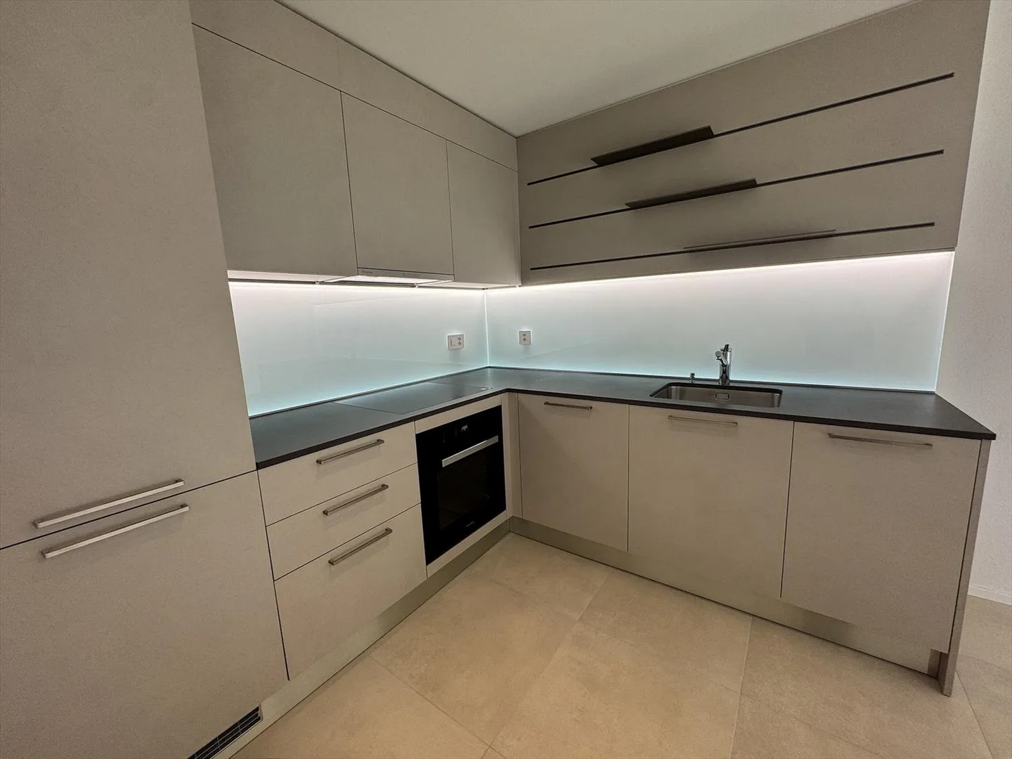 05649 - Appart. 3œ PCES - IMP. CHAMP-RIOND 18 - MATRAN - Foto 4 von 10