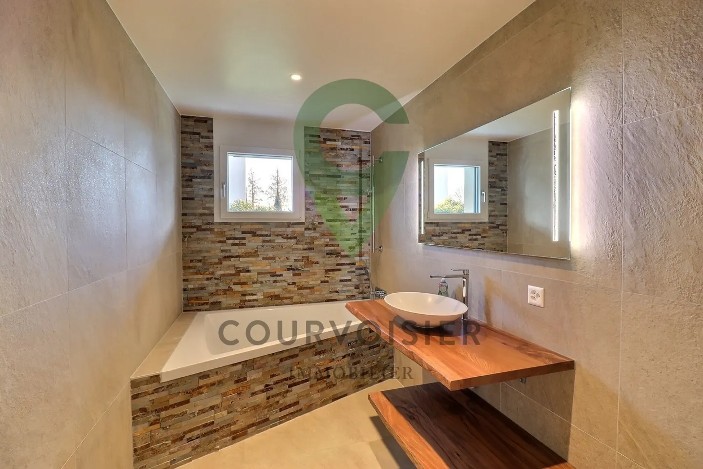 Magnificent ground floor apartment, enhanced by a large private garden, in St-Prex. - Photo 11 of 13