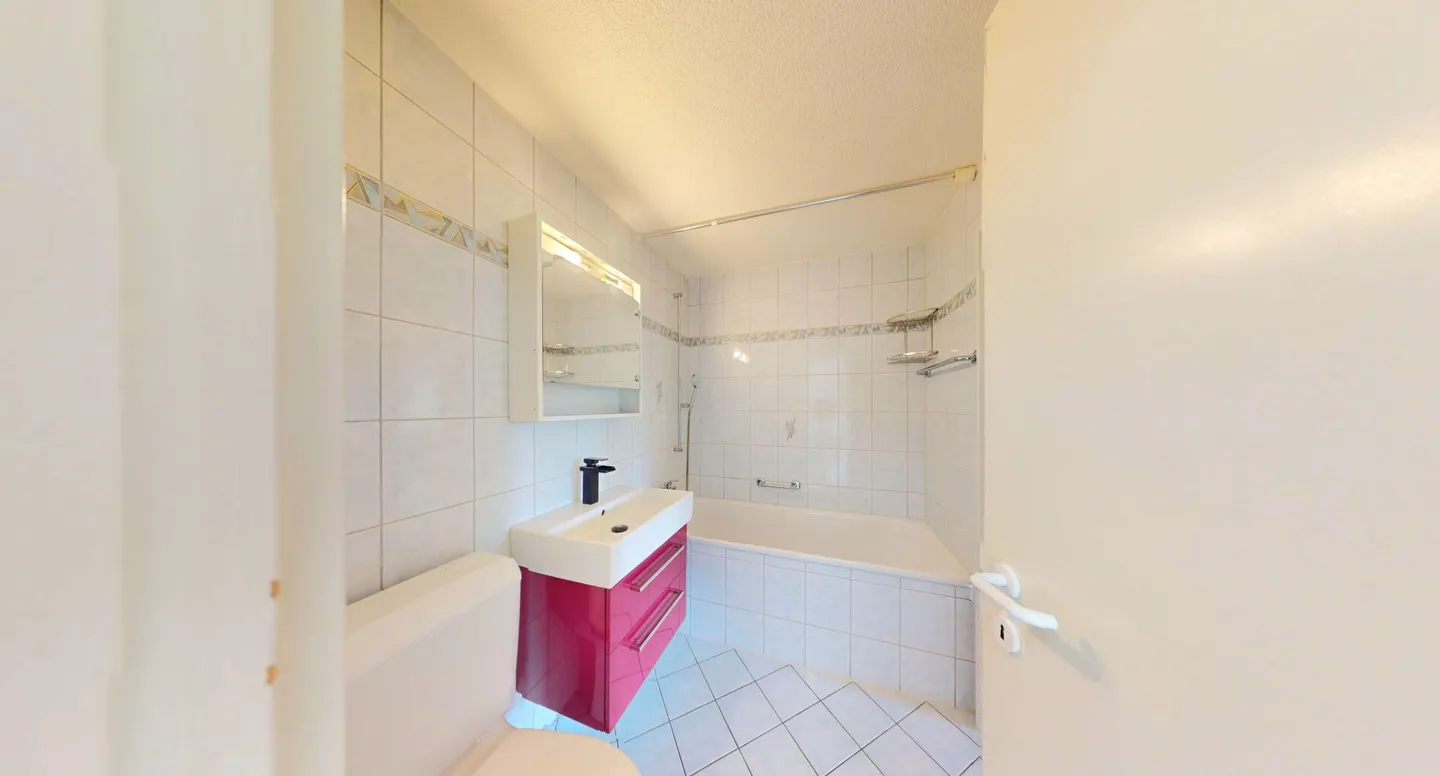 Vivre sur deux niveaux ! Charmante maisonette de 3,5 pièces avec vue sur la verdure - Photo 11 sur 16