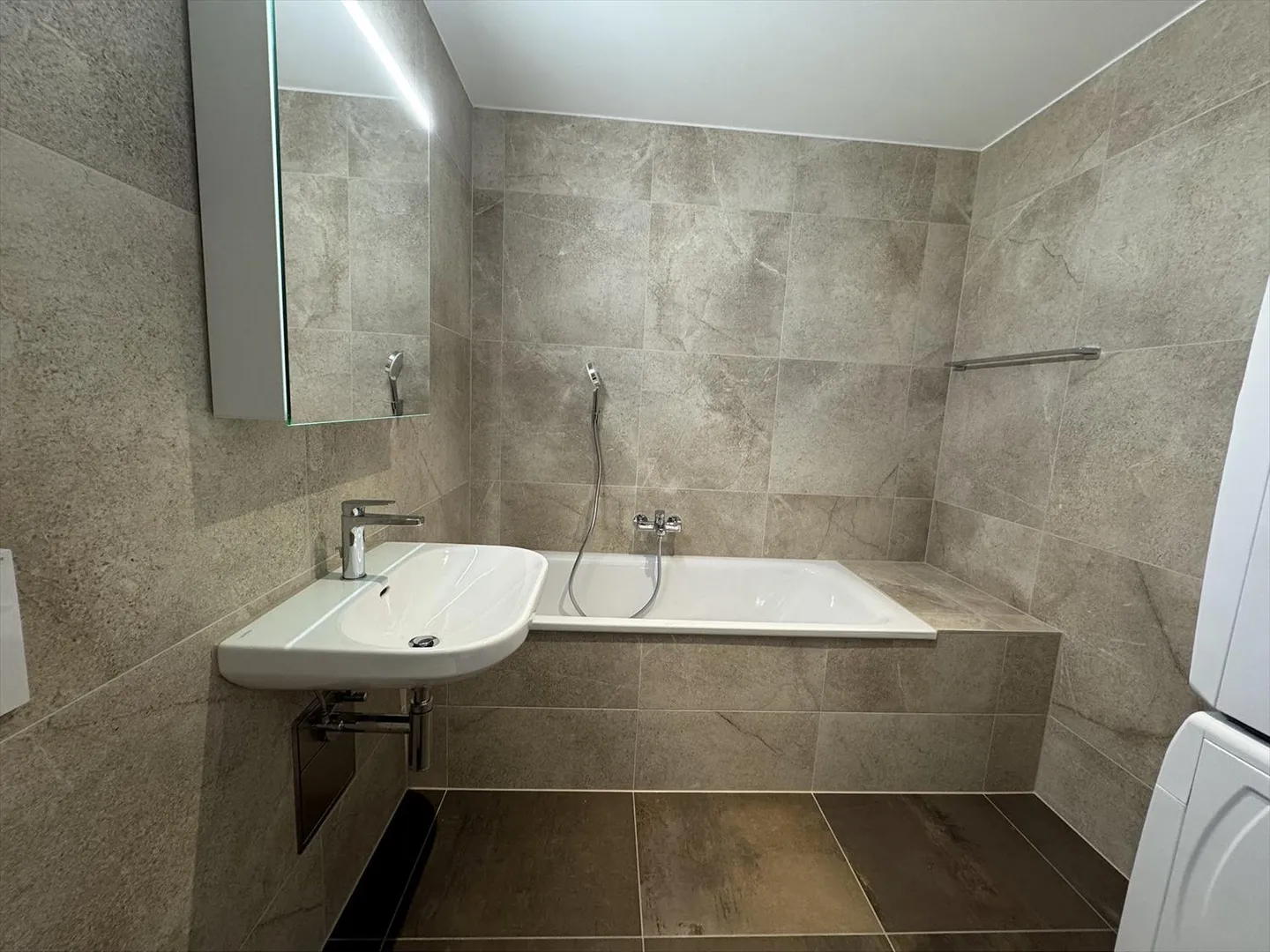 05649 - Appart. 3œ PCES - IMP. CHAMP-RIOND 18 - MATRAN - Foto 7 von 10