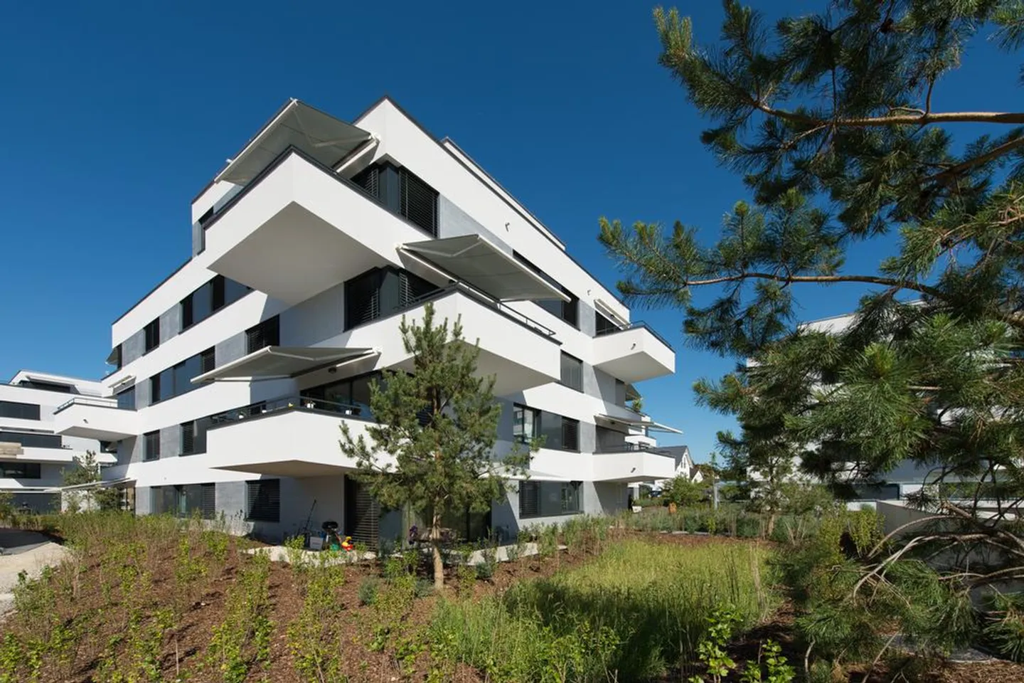Vie moderne dans un beau développement - Photo 1 sur 5