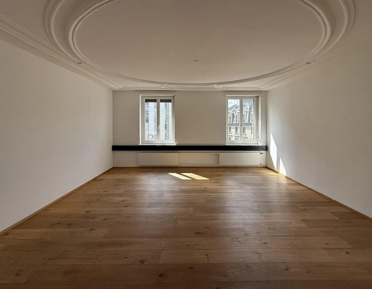 Attractive office space in prime location - Photo 2 of 7