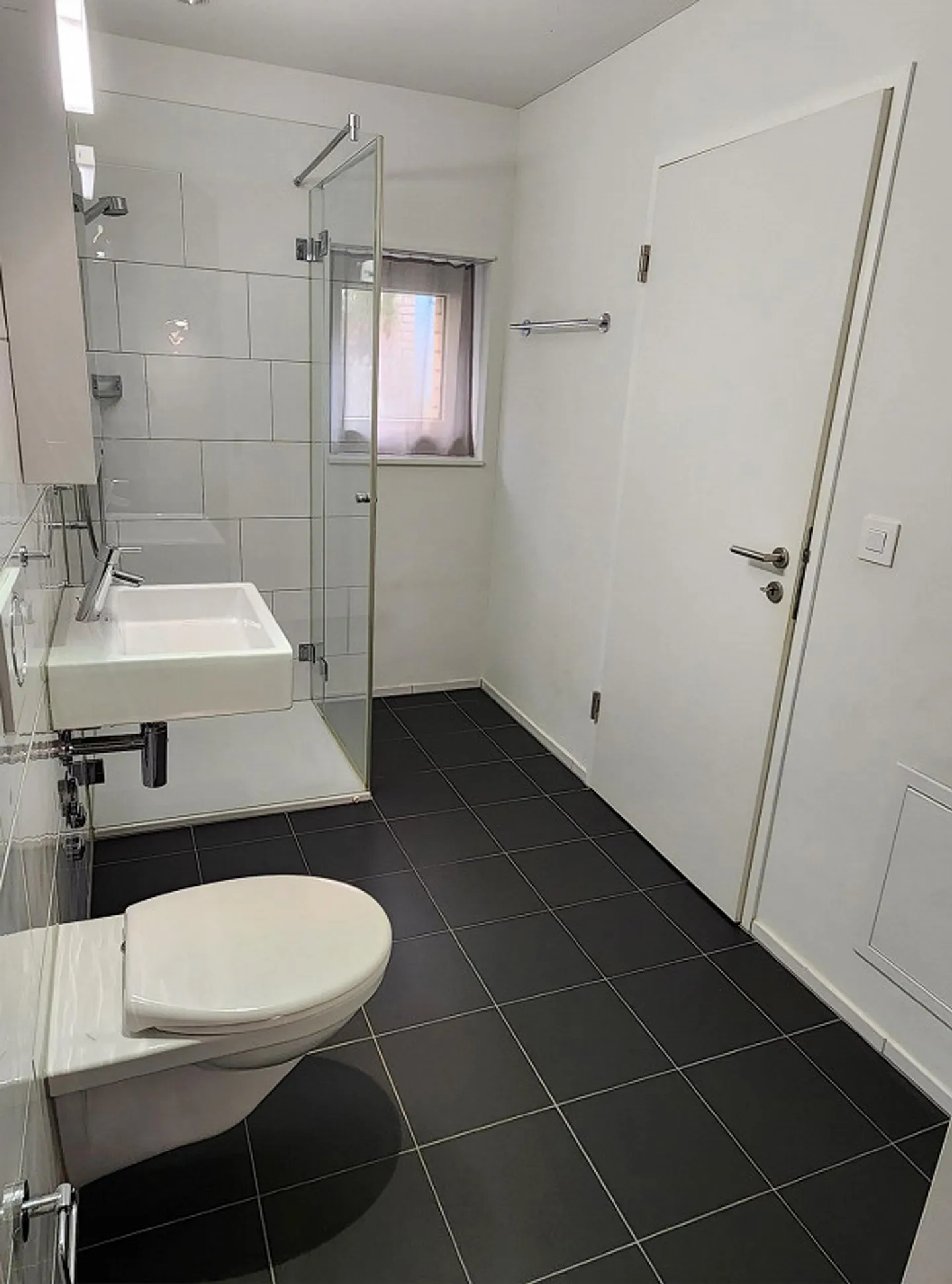 Appartement meublé, situé au centre - Photo 3 sur 8