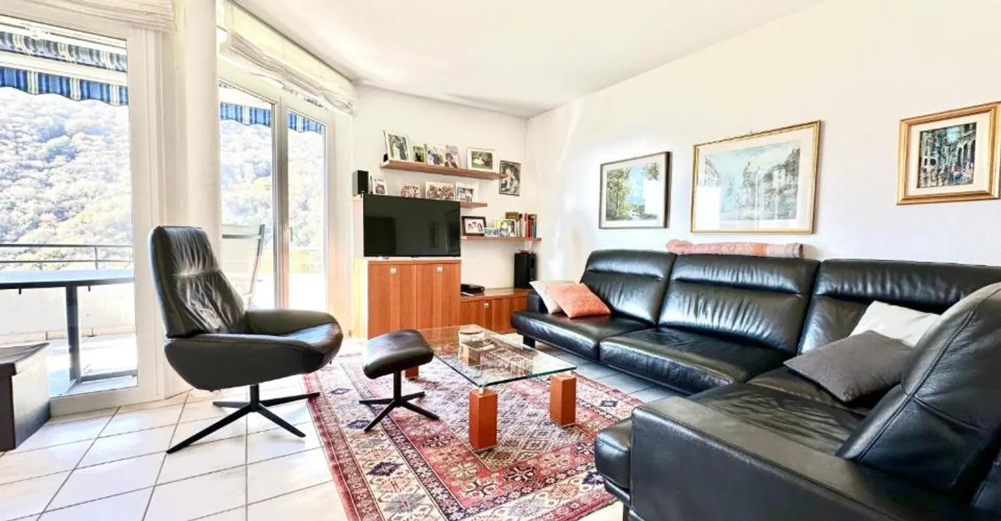 Charmante maison individuelle de 4,5 pièces avec terrain constructible. - Photo 4 of 10