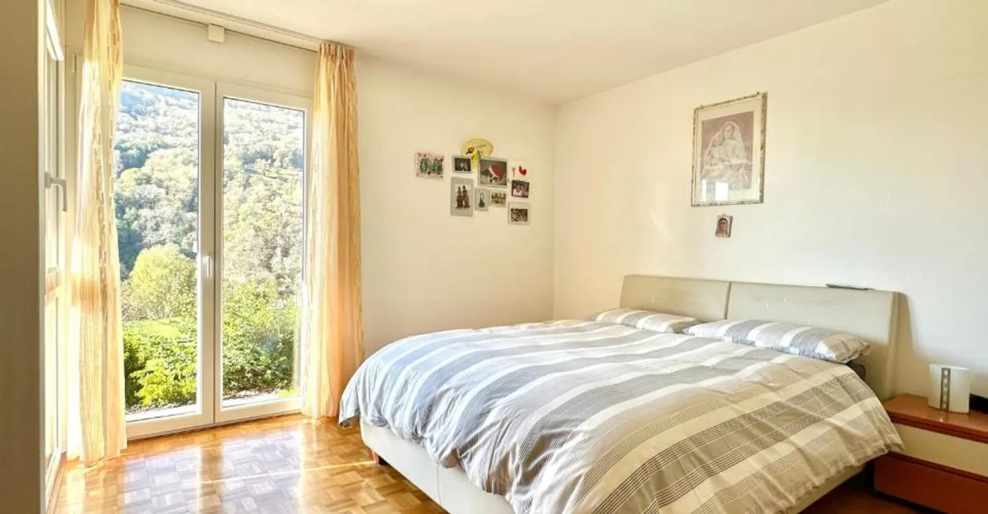Charmante maison individuelle de 4,5 pièces avec terrain constructible. - Photo 6 of 10