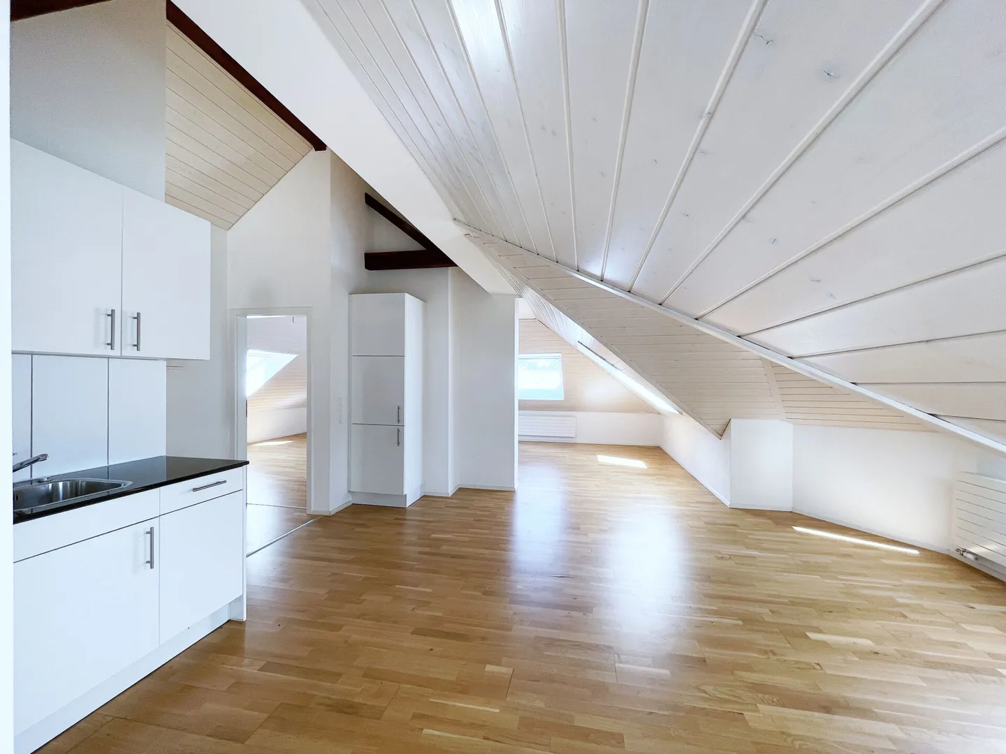 Dachwohnung in renoviertem Jugendstilhaus - Foto 10 von 24