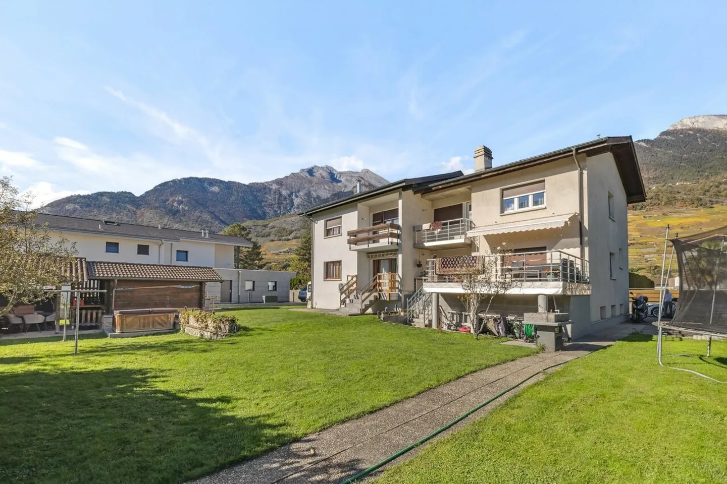 Charmante Doppelhaushälften - Foto 2 von 9