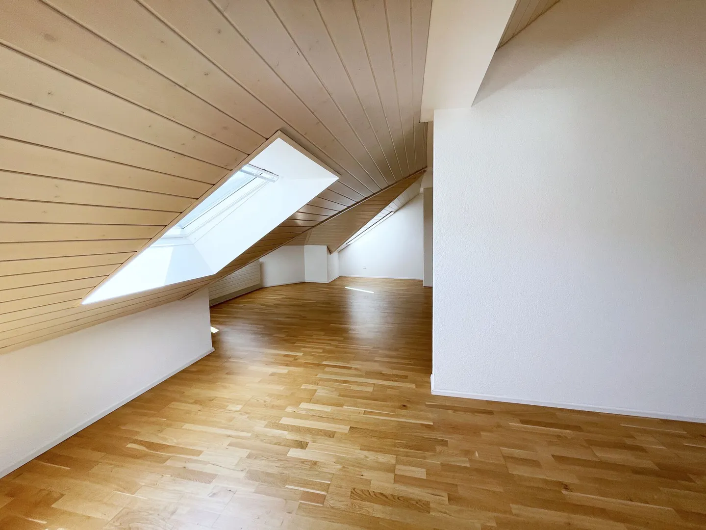 Dachwohnung in renoviertem Jugendstilhaus - Foto 12 von 24